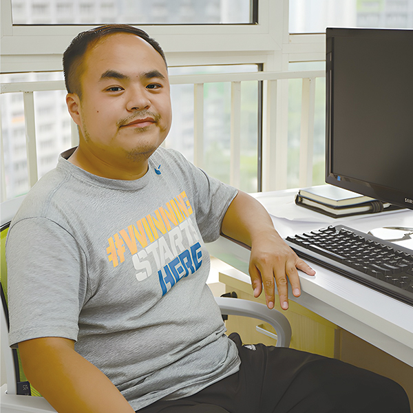 朱文龍 – 網(wǎng)站運(yùn)營主管 朱文龍 – 網(wǎng)站運(yùn)營主管